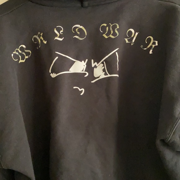 WRLDWAR HOODIE EXCLUSIVE - Picture 3 of 3